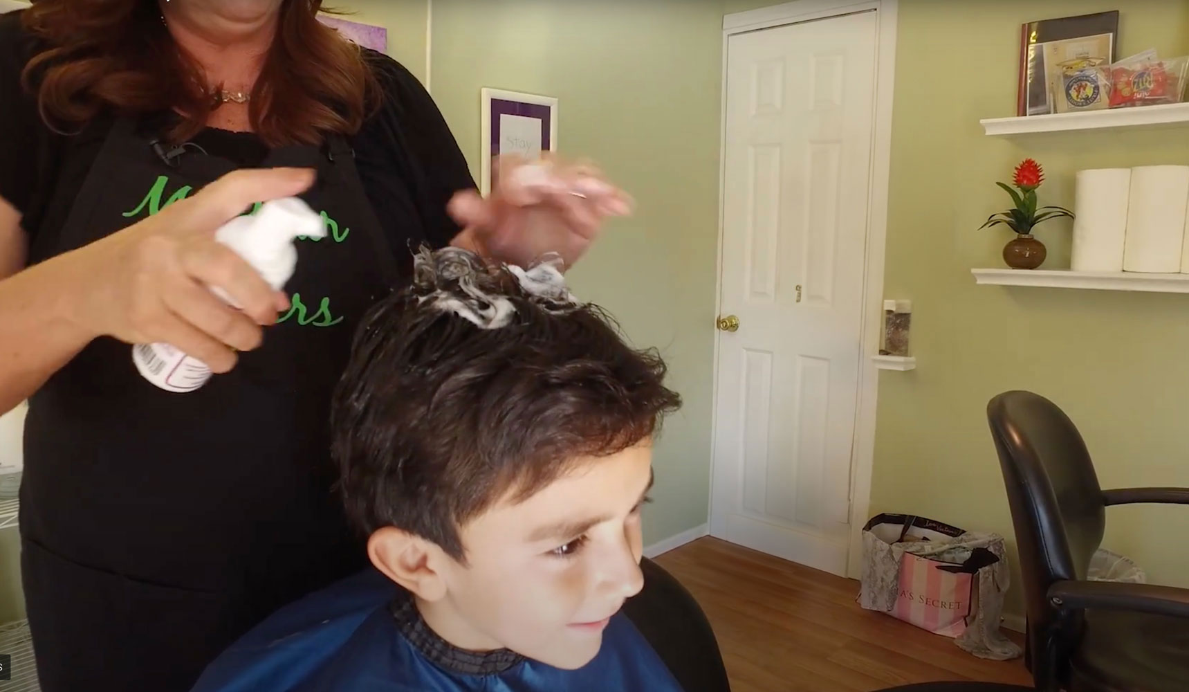 My Hair Helpers salon applying lice products